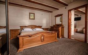 Dovbushanka Hotel